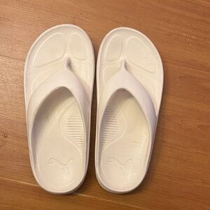 Puma Classic White flip flops